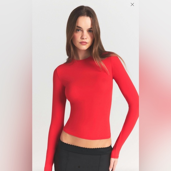 SKIMS Tops - Skims fits everybody long sleeve